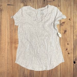 NWT Stylus basic tee